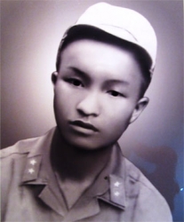 TRƯƠNG VIẾT HÙNG tìm phần mộ liệt sỹ TRƯƠNG VĂN BỐN hy sinh năm 1972