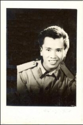 Các em gái đi tìm mộ anh trai là liệt sĩ Hoàng Quang Khuê