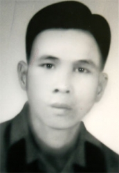 PHẠM THỊ NGA tìm phần mộ liệt sỹ LÊ VĂN CHÚC hy sinh năm 1968