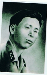 Nguyễn Văn Vỹ tìm mộ liệt sĩ Nguyễn Quang Thân