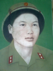 Em trai Nguyễn Mạnh Từ tìm mộ anh trai Nguyễn Mạnh Hùng hy sinh năm 1971